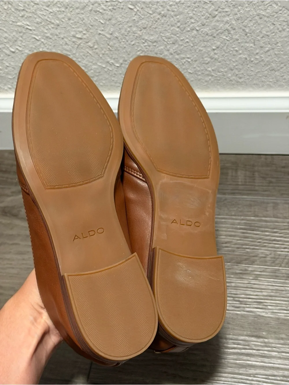 Aldo Size 7 Ladies Leather Tan Slip On Flats Shoes, Excellent Condition